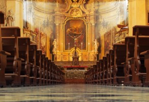 church-pews-110314
